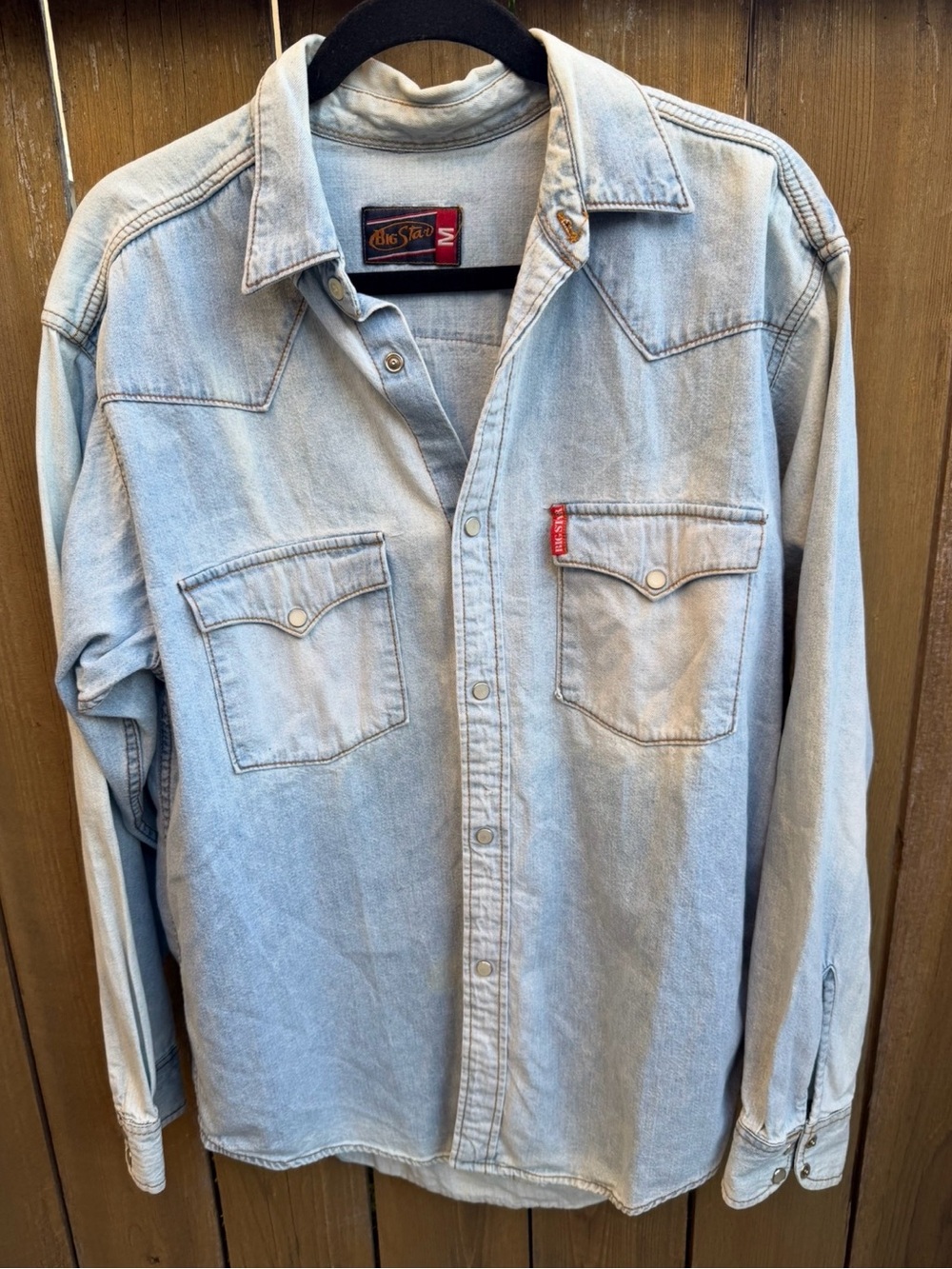 Big Star Men's pearl snap Light Wash Denim Shirt - Light Blue medium